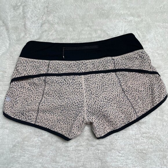 Lululemon Women's Dottie Dash Grain Black Tracker Shorts III Size 6 - Picture 1 of 6